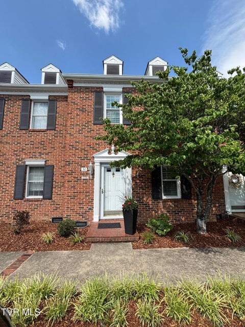 400 Sunset Dr. L56