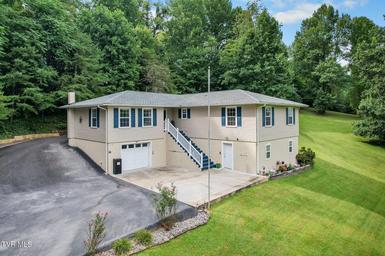 120 Elizabeth Ann Circle